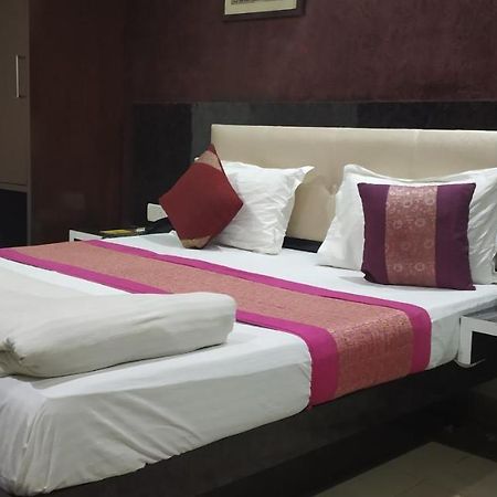 Adb Rooms Udhav Palace New Delhi Ngoại thất bức ảnh