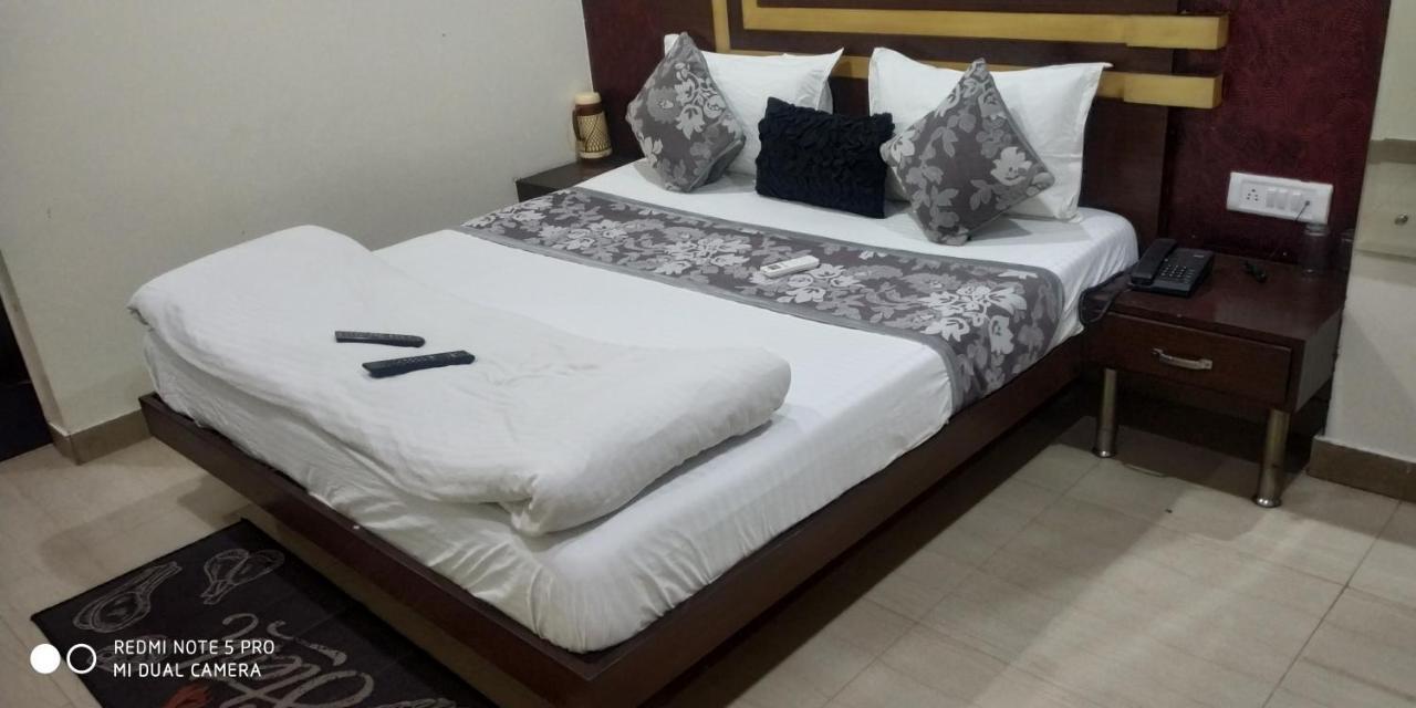 Adb Rooms Udhav Palace New Delhi Ngoại thất bức ảnh