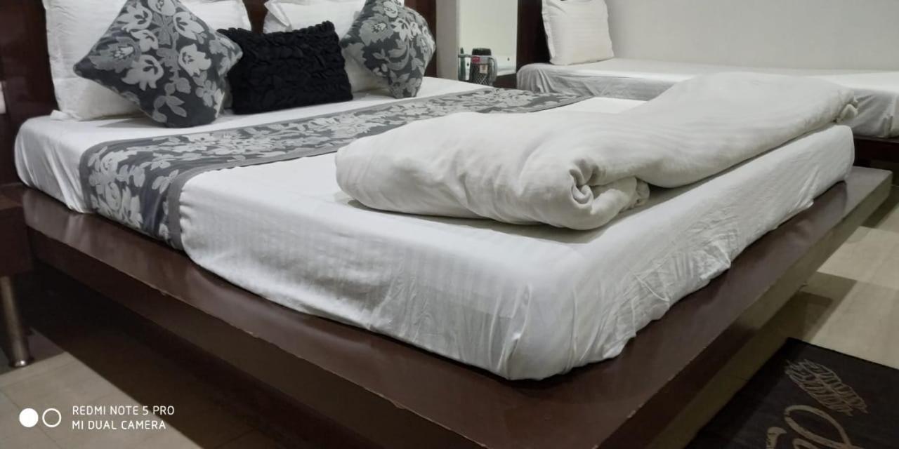 Adb Rooms Udhav Palace New Delhi Ngoại thất bức ảnh