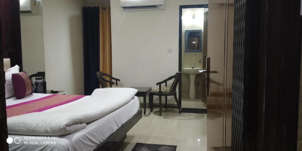 Adb Rooms Udhav Palace New Delhi Ngoại thất bức ảnh