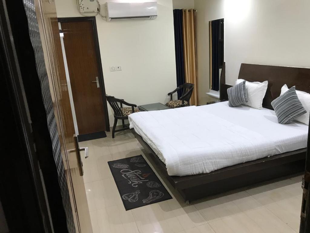 Adb Rooms Udhav Palace New Delhi Ngoại thất bức ảnh