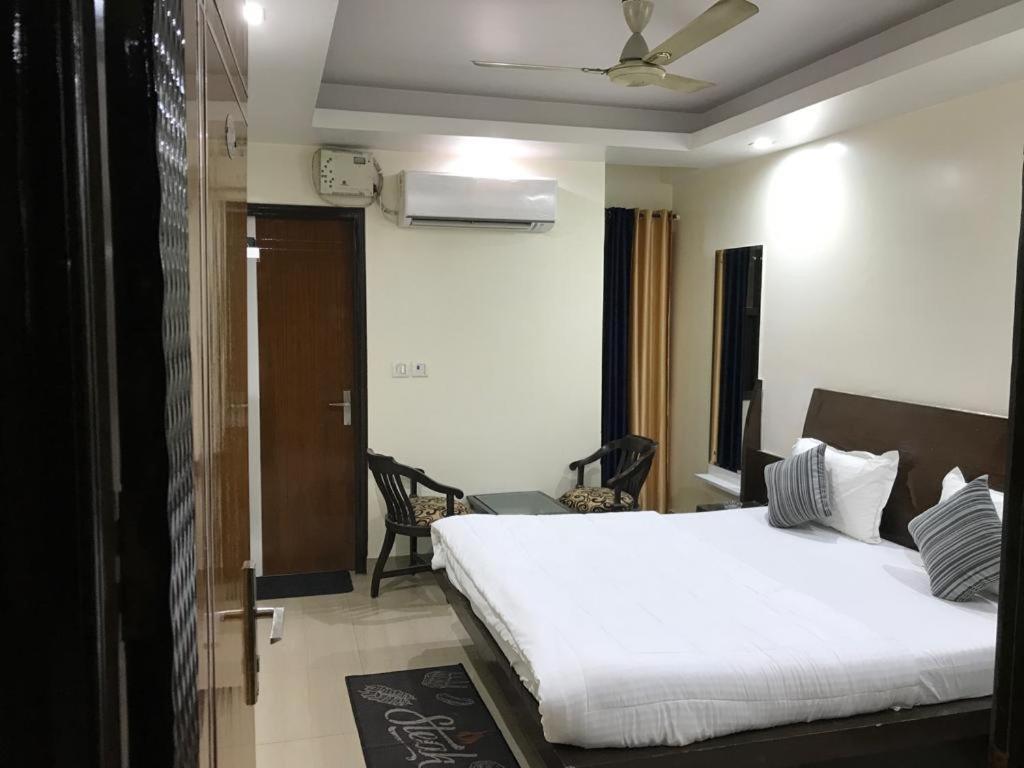 Adb Rooms Udhav Palace New Delhi Ngoại thất bức ảnh